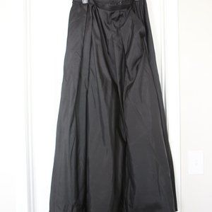 BLACK FORMAL SKIRT WITH POCKETS! WORN ONCE! (XL)